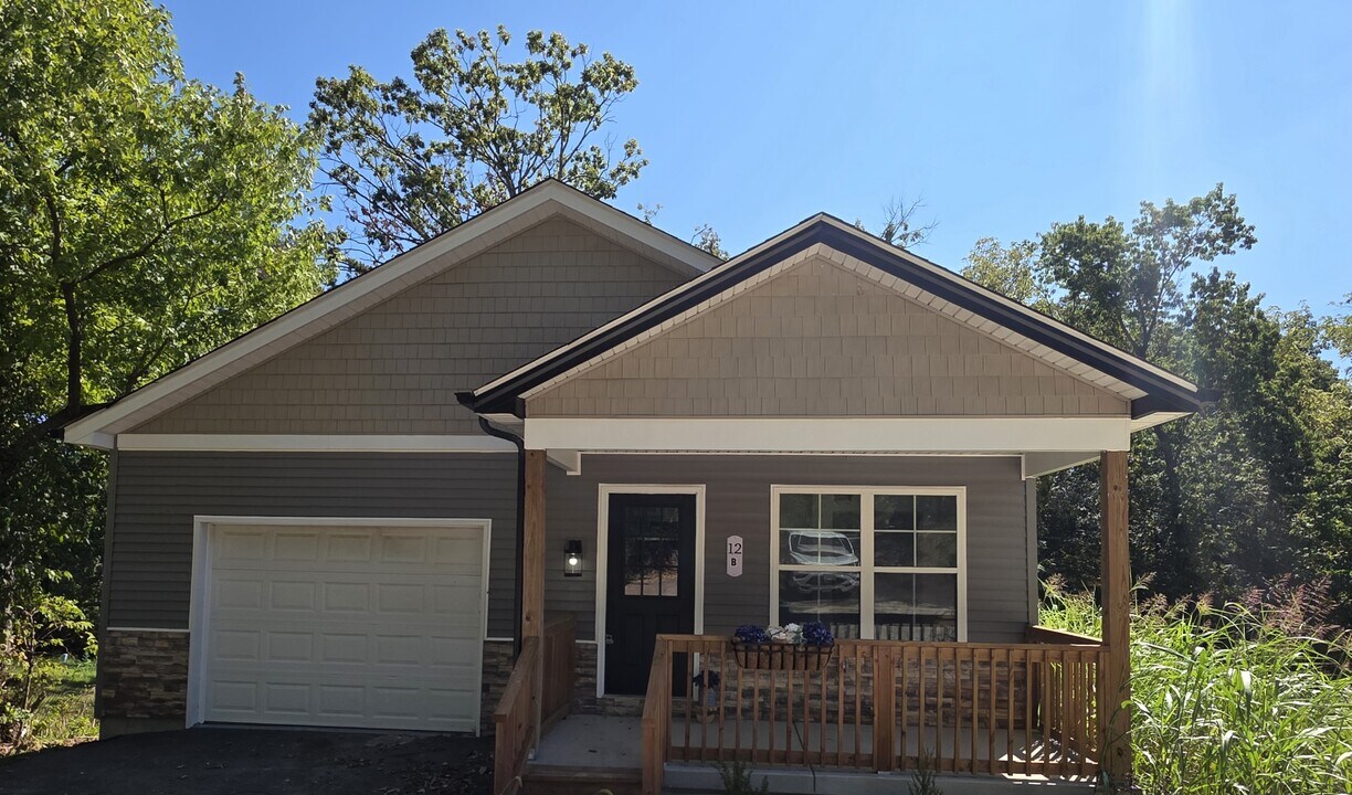 12 New Sugar Creek Rd in Fenton, MO - Building Photo