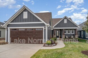 112 Sisters Cove Ct in Mooresville, NC - Building Photo