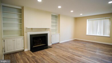 2308 Aspen Cir in Springfield, PA - Foto de edificio - Building Photo