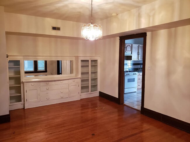 5836 N Glenwood Ave, Unit 1 in Chicago, IL - Building Photo - Building Photo