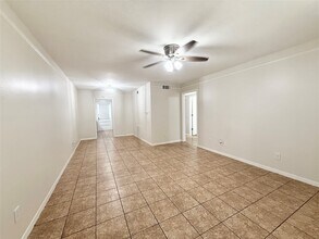 500 Willow Dr in Lake Jackson, TX - Building Photo - Building Photo