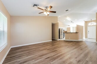 5141 Willow Pond Rd W in West Palm Beach, FL - Foto de edificio - Building Photo