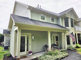 1105 Greymoor Way in Baldwinsville, NY - Building Photo