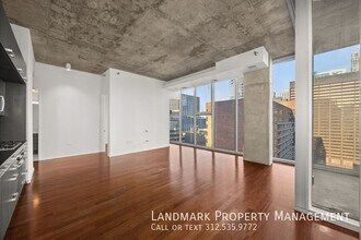 550 N St Clair St in Chicago, IL - Foto de edificio - Building Photo