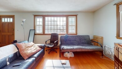 45 Warren St, Unit 1 in Arlington, MA - Building Photo - Building Photo