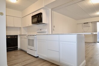 135 Pleasant St in Brookline, MA - Building Photo - Building Photo