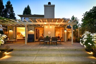 1571 Voorhees Cir in St Helena, CA - Building Photo - Building Photo