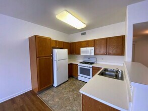 8765 W Berry Ave in Denver, CO - Building Photo - Building Photo