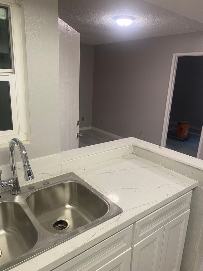 851 W San Ysidro Blvd in San Diego, CA - Building Photo - Building Photo