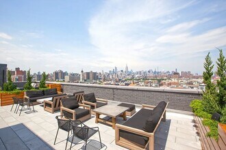 331 E Houston St in New York, NY - Foto de edificio - Building Photo