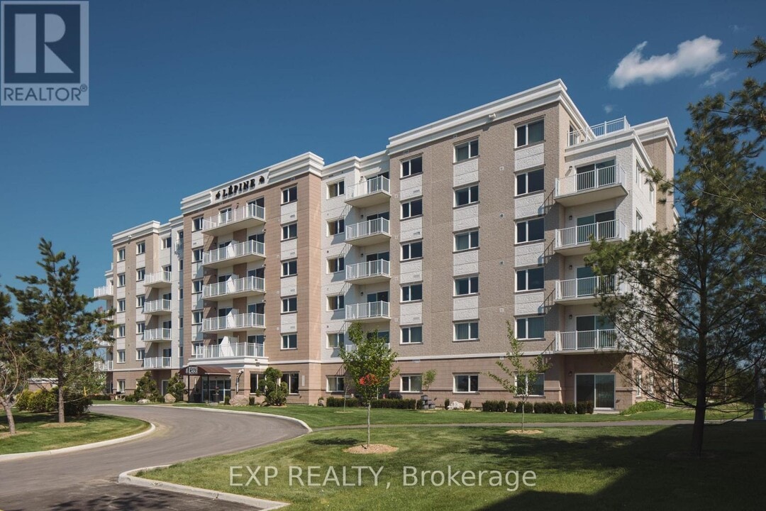 411 Barnet Blvd in Renfrew, ON - Building Photo