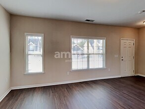 913 Bridlemine Dr in Fuquay Varina, NC - Building Photo - Building Photo