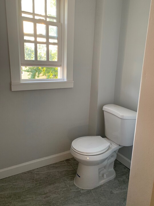 204 Montrose Ave, Unit D in South Plainfield, NJ - Building Photo