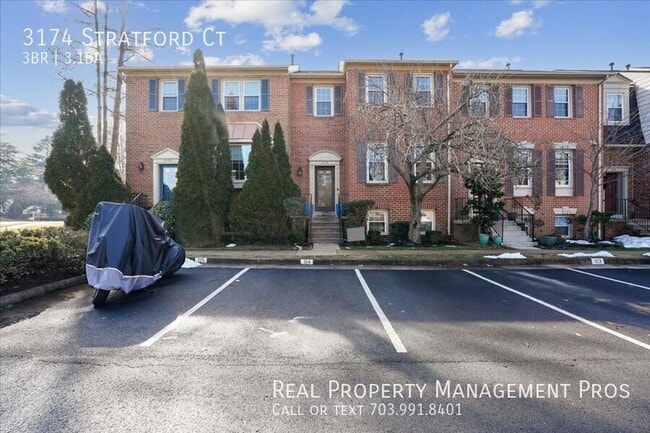 property at 3174 Stratford Ct