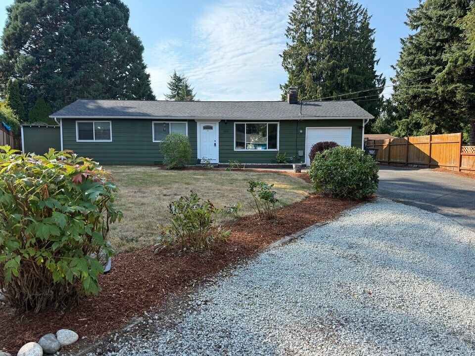11106 3rd Pl SE in Everett, WA - Building Photo