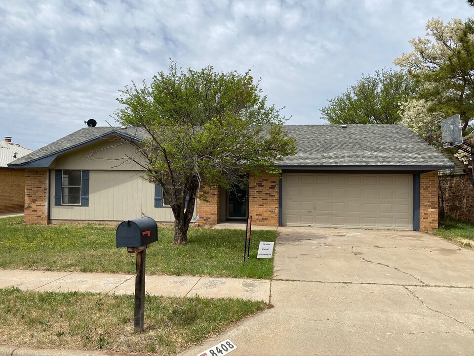 8408 Elkridge Ave in Lubbock, TX - Building Photo