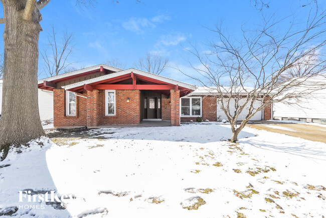 750 Carriage Ln in Hazelwood, MO - Building Photo - Building Photo