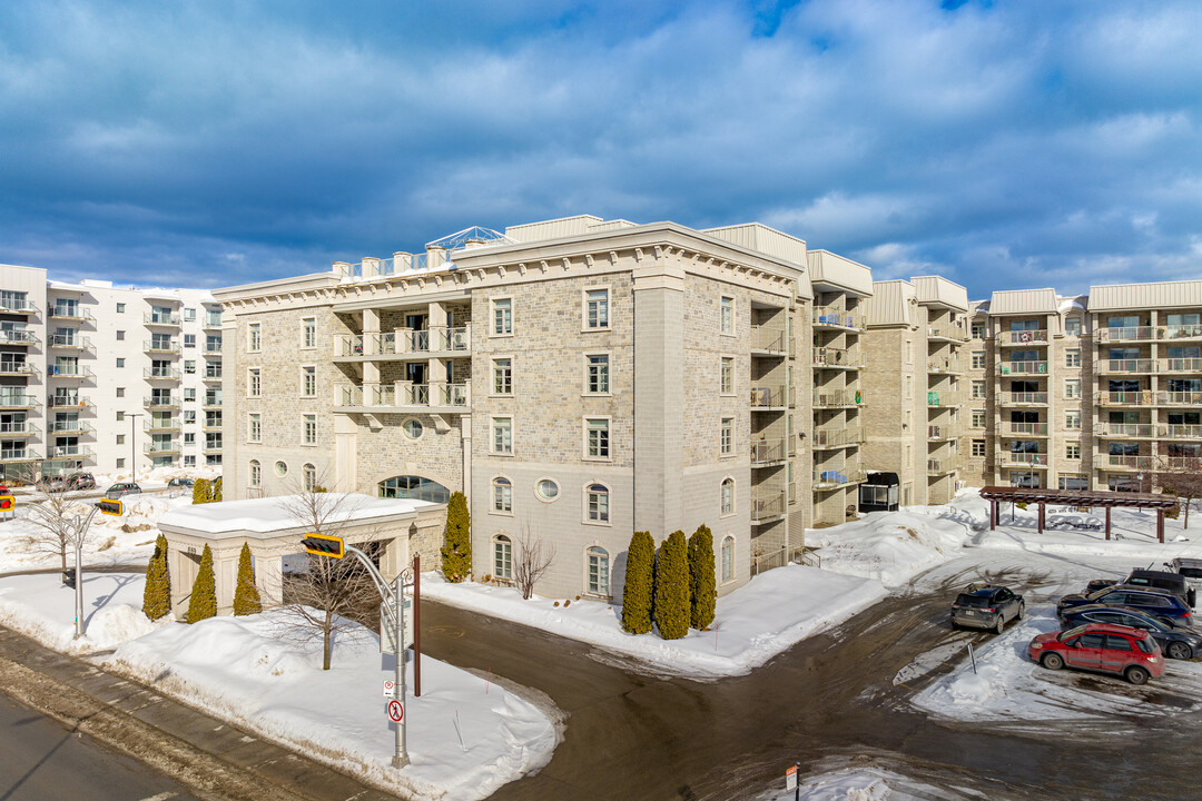 Manor IV in St-Jérôme, QC - Building Photo