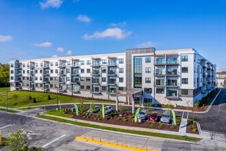River Parkway Senior Apts & Family Townhomes in Wauwatosa, WI - Building Photo - Building Photo
