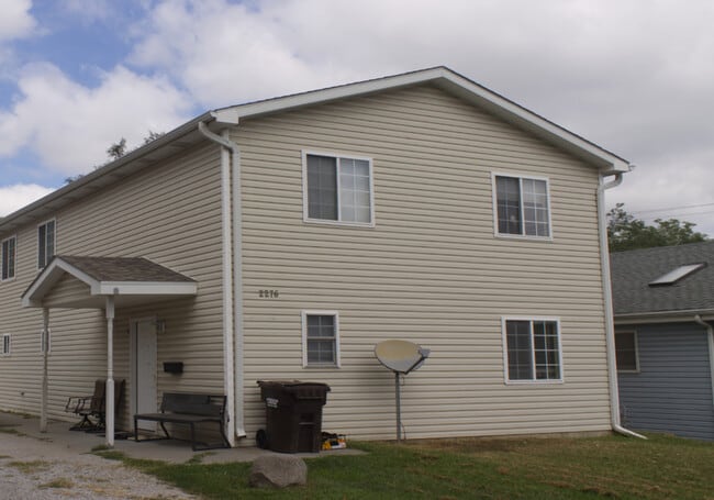 property at 2276 Holdrege St