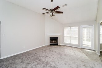 5591 Autumn Valley Dr in Memphis, TN - Building Photo - Building Photo