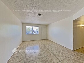 6118 W Hollyhock Dr in Phoenix, AZ - Building Photo - Building Photo