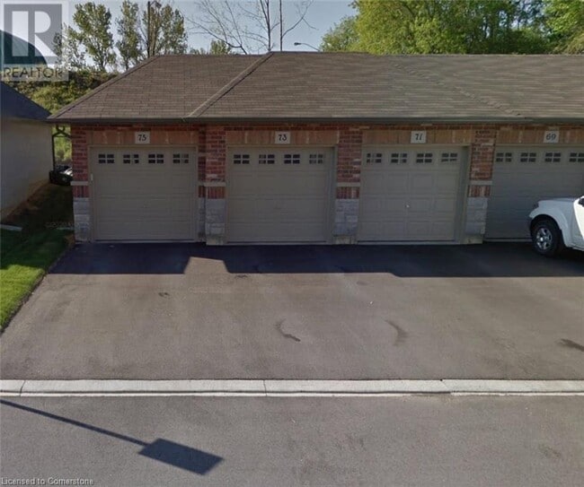 75 Liddycoat Ln in Hamilton, ON - Building Photo - Building Photo