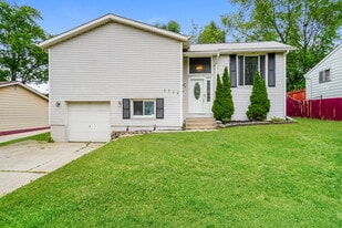 1714 Rivermont Rd in Columbus, OH - Building Photo