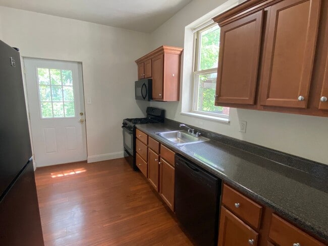 5440 Wilkins Ave in Pittsburgh, PA - Building Photo - Building Photo