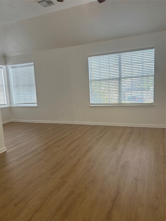 7842 Winding Creek View in Houston, TX - Building Photo - Building Photo