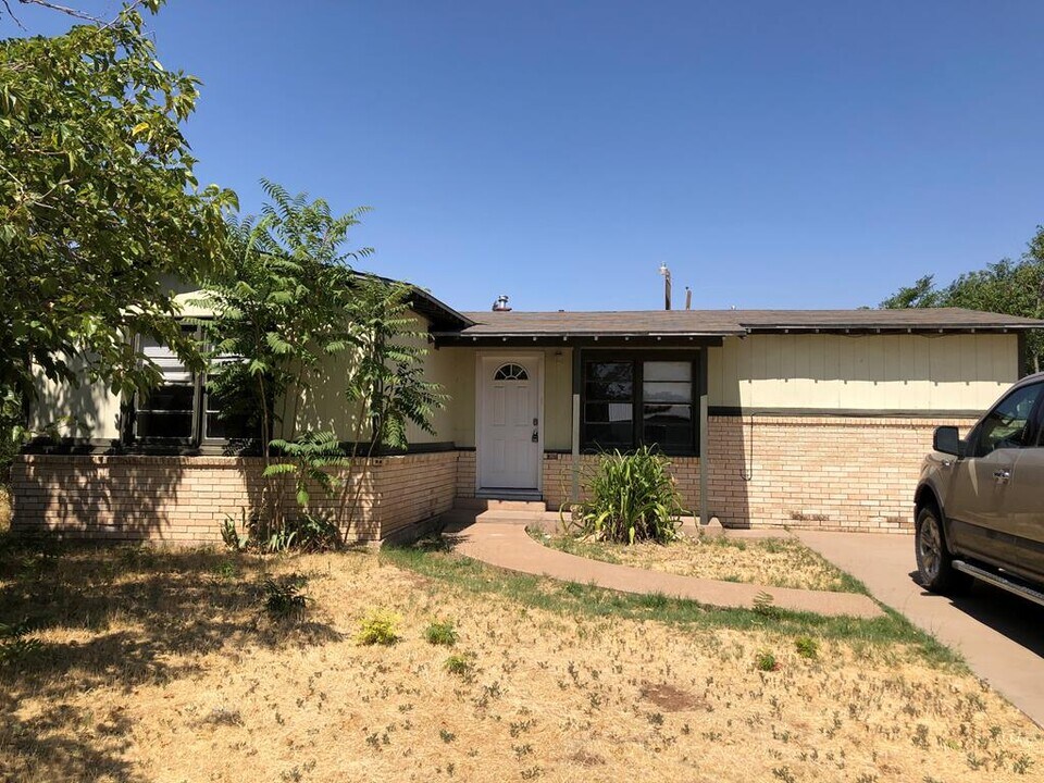 3607 Adams Ave in Odessa, TX - Building Photo