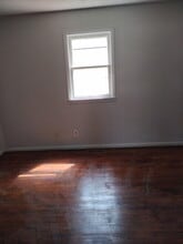 1201 E 8th Ave in Hutchinson, KS - Building Photo - Building Photo