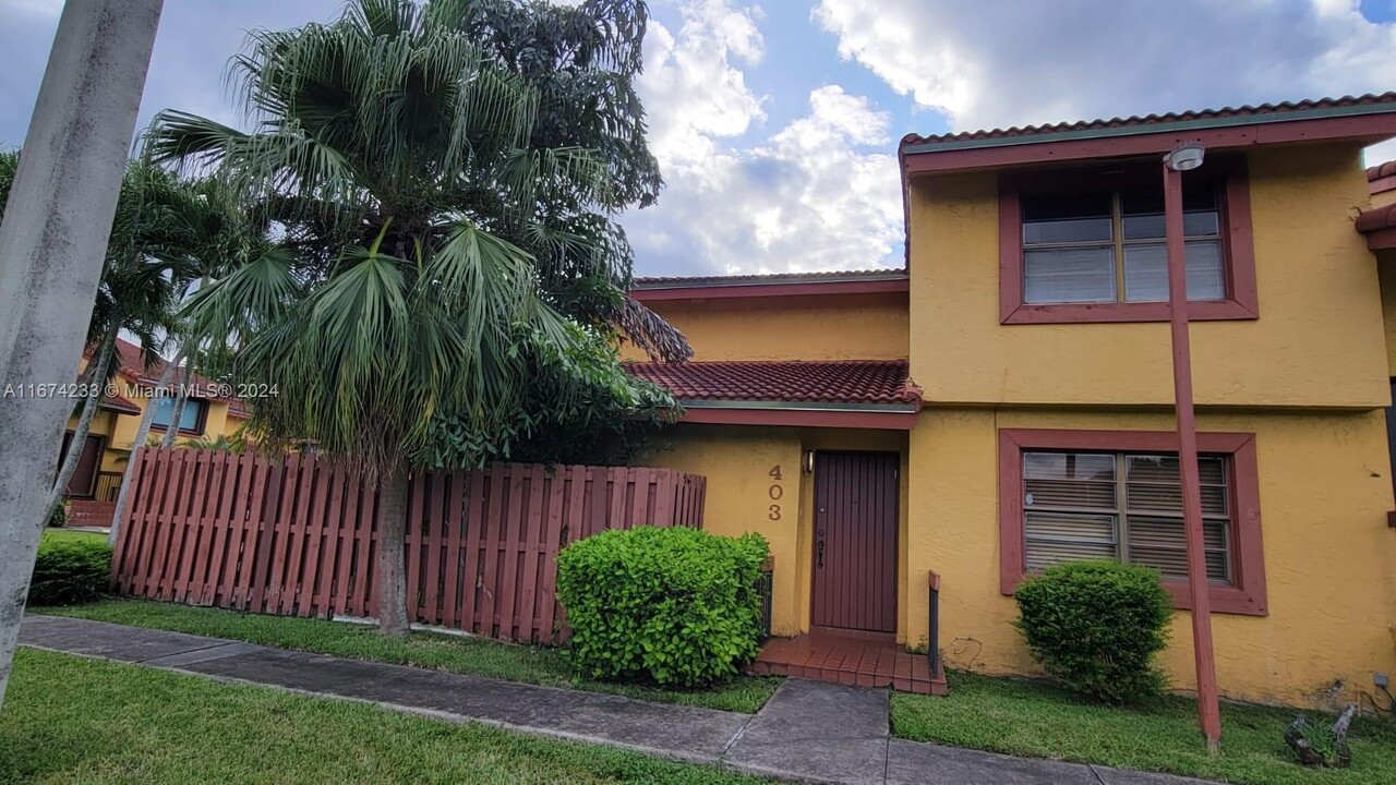 5975 SW 137th Ave in Miami, FL - Building Photo