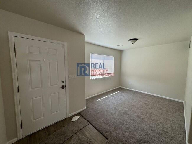18613 E Chaffee Pl in Denver, CO - Building Photo - Building Photo