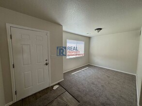 18613 E Chaffee Pl in Denver, CO - Building Photo - Building Photo