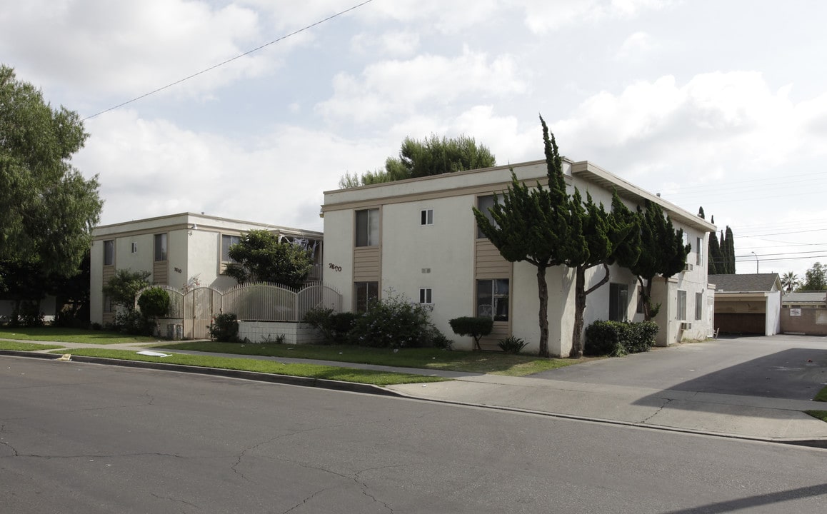 7600-7610 Jackson Way in Buena Park, CA - Foto de edificio