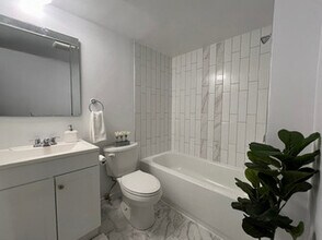 Woodland Trail Apartments in Waterloo, ON - Building Photo - Building Photo