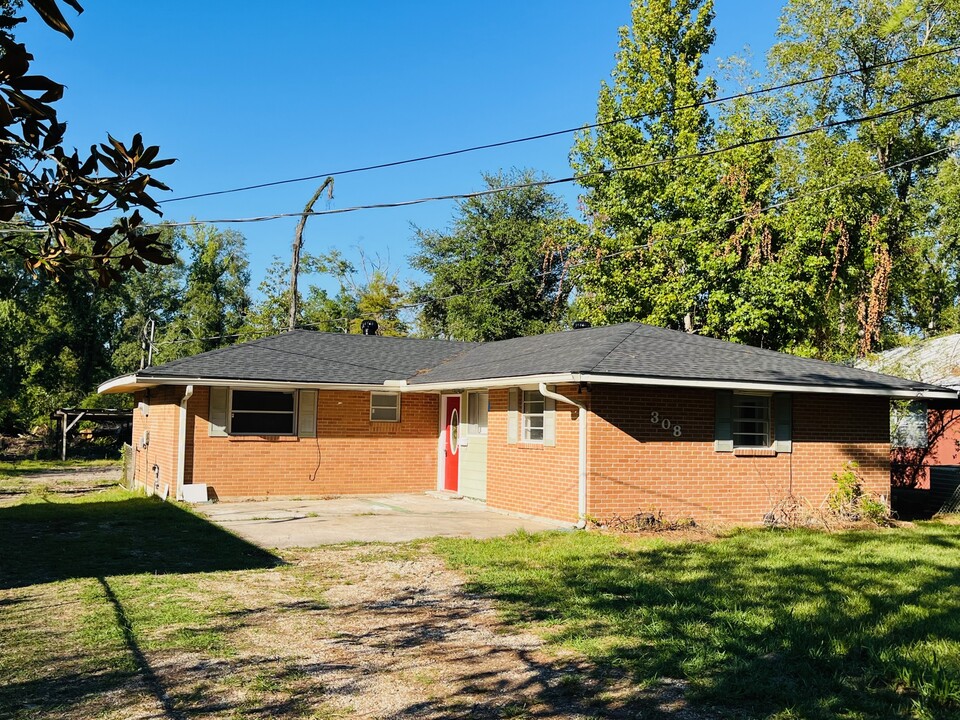 308 Alexander Rd in Hammond, LA - Building Photo