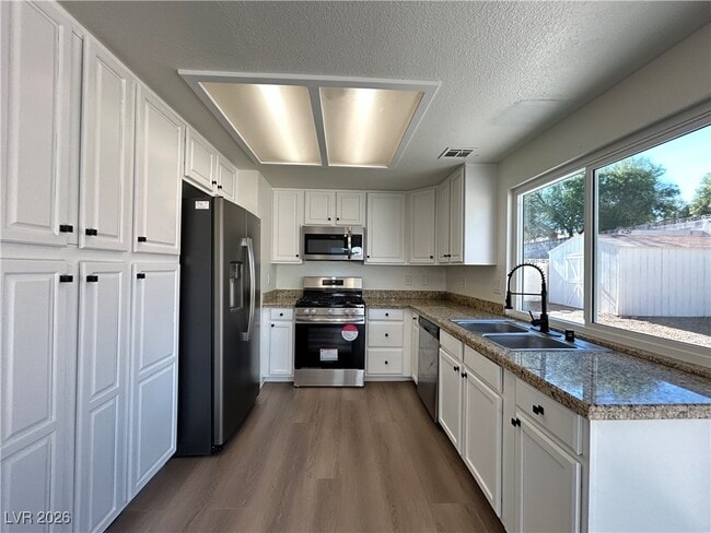 property at 5035 Meadow Grove Ct