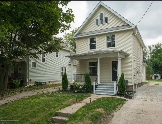property at 919 W Genesee St