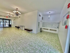 1465 NE 123rd St in Miami, FL - Building Photo - Building Photo