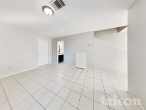 1872 Little John Way in Brentwood, CA - Building Photo - Building Photo