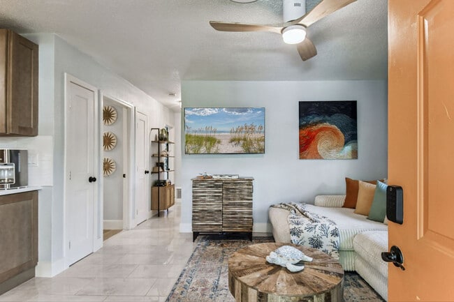 11250 2nd St E in Treasure Island, FL - Building Photo - Building Photo