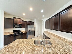8471 Spirit Vale Ave in Las Vegas, NV - Building Photo - Building Photo