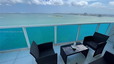 700 NE 25th St, Unit 1703 in Miami, FL - Building Photo - Building Photo
