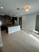 7025 Briar Hill Ct in Tampa, FL - Building Photo - Building Photo