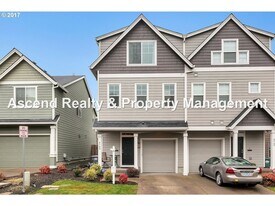 4723 SE Dylan Way in Hillsboro, OR - Building Photo