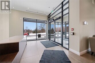 1 Redfern Ave in Hamilton, ON - Building Photo - Building Photo