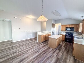 1326 Pennsylvania Ave in Lancaster, TX - Building Photo - Building Photo