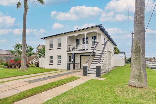 5627 Avenue R in Galveston, TX - Building Photo - Building Photo